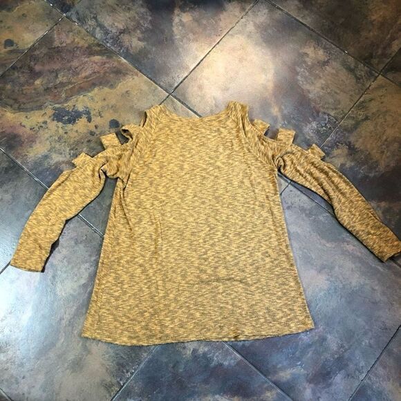 143 Story By Line Up Yellow Crew Neck Sweater Sleeve Cutouts - Picture 7 of 7